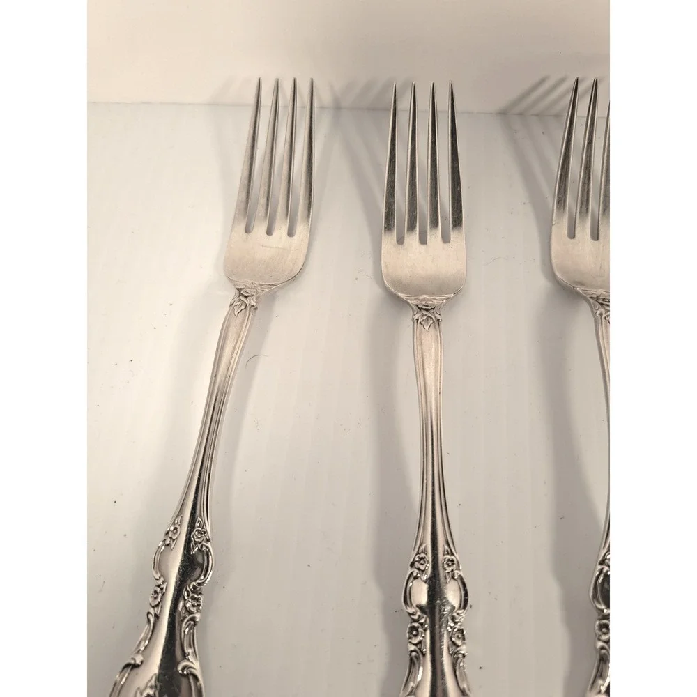 International Deepsilver Silver Orleans Silverplate Flatware (12) 5 pc Setting